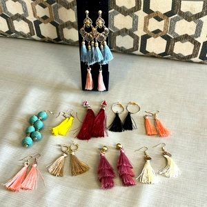 Tassel eating lot of 11 gold tone